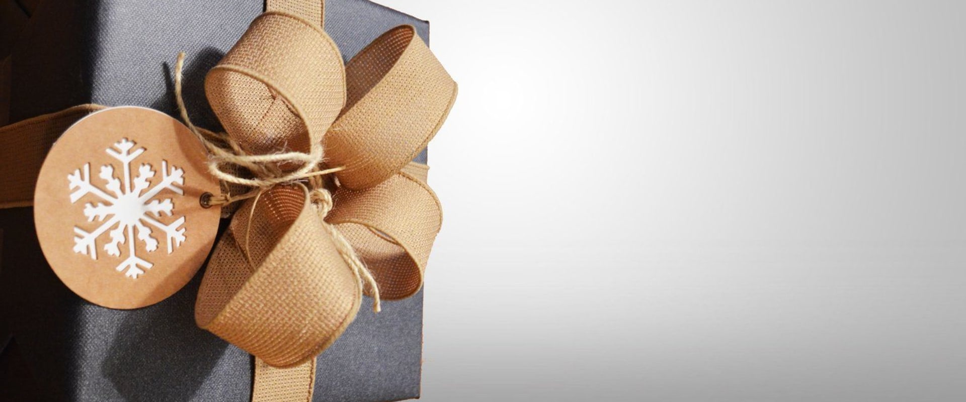 Are christmas gifts to employees tax deductible?